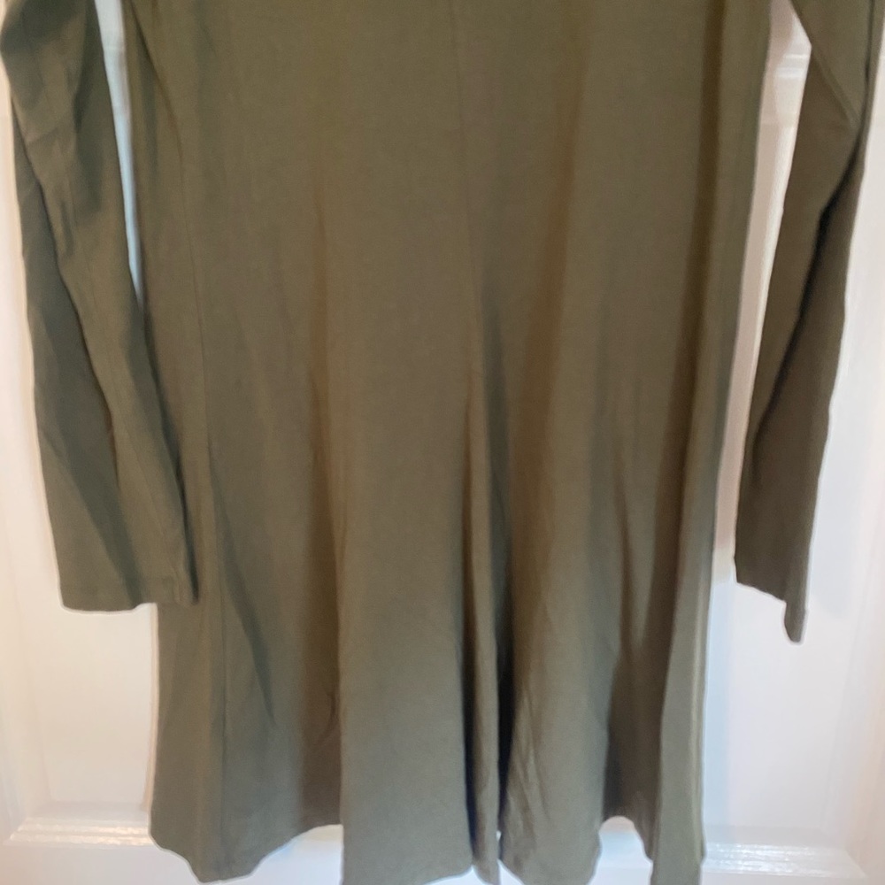 Dress - Picture 7 of 8